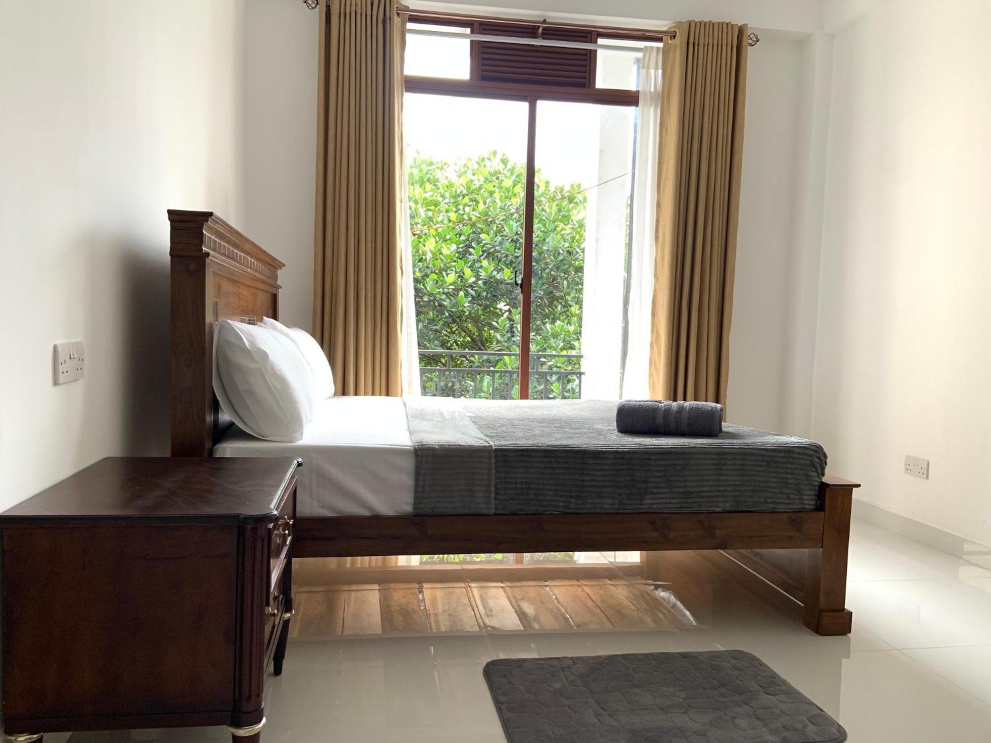 Golden King Residence - Free Pickup From Kandy Railway Station Exterior foto