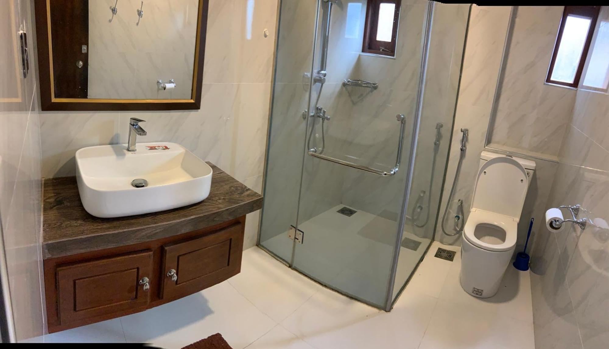 Golden King Residence - Free Pickup From Kandy Railway Station Exterior foto