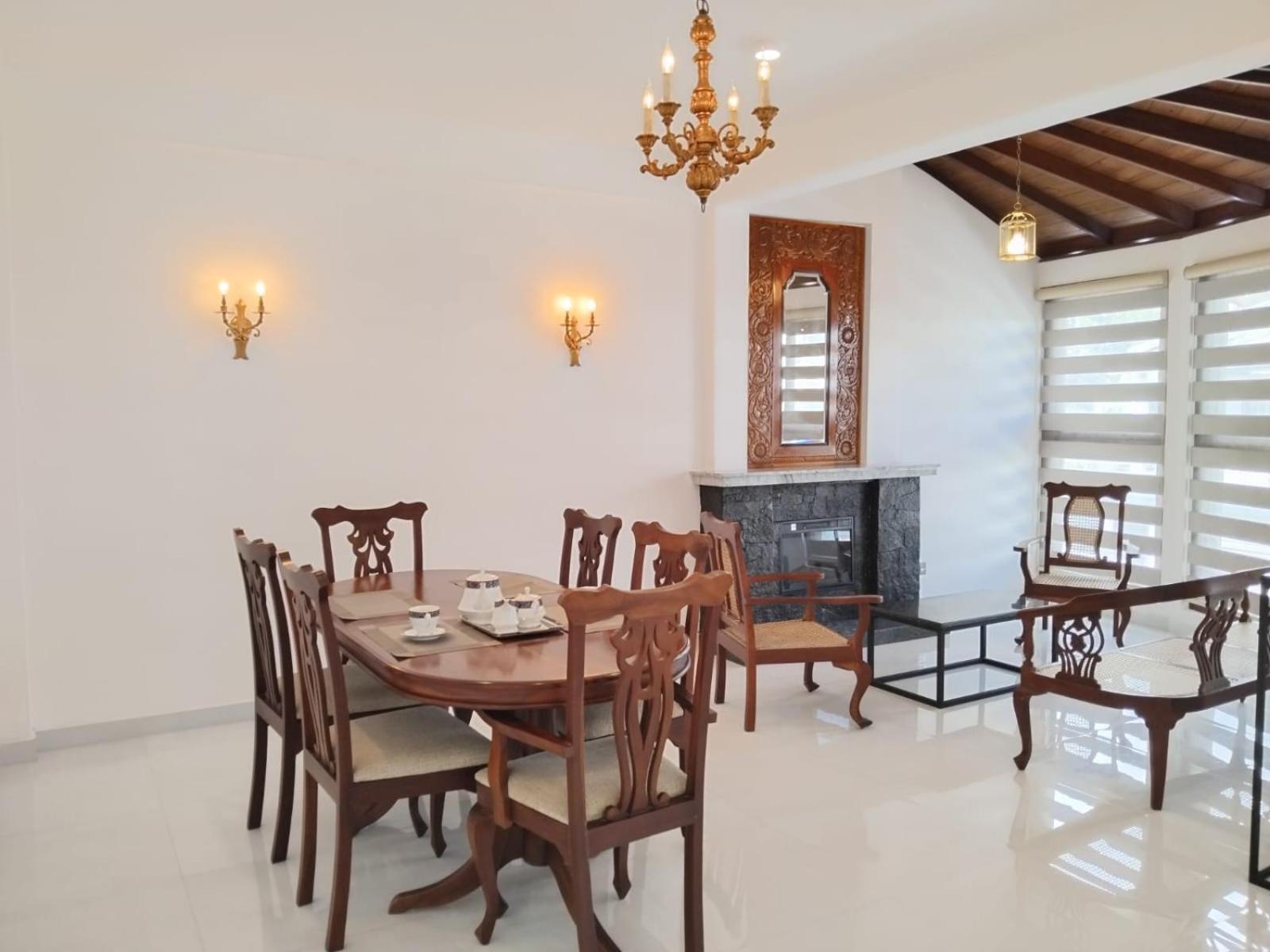 Golden King Residence - Free Pickup From Kandy Railway Station Exterior foto
