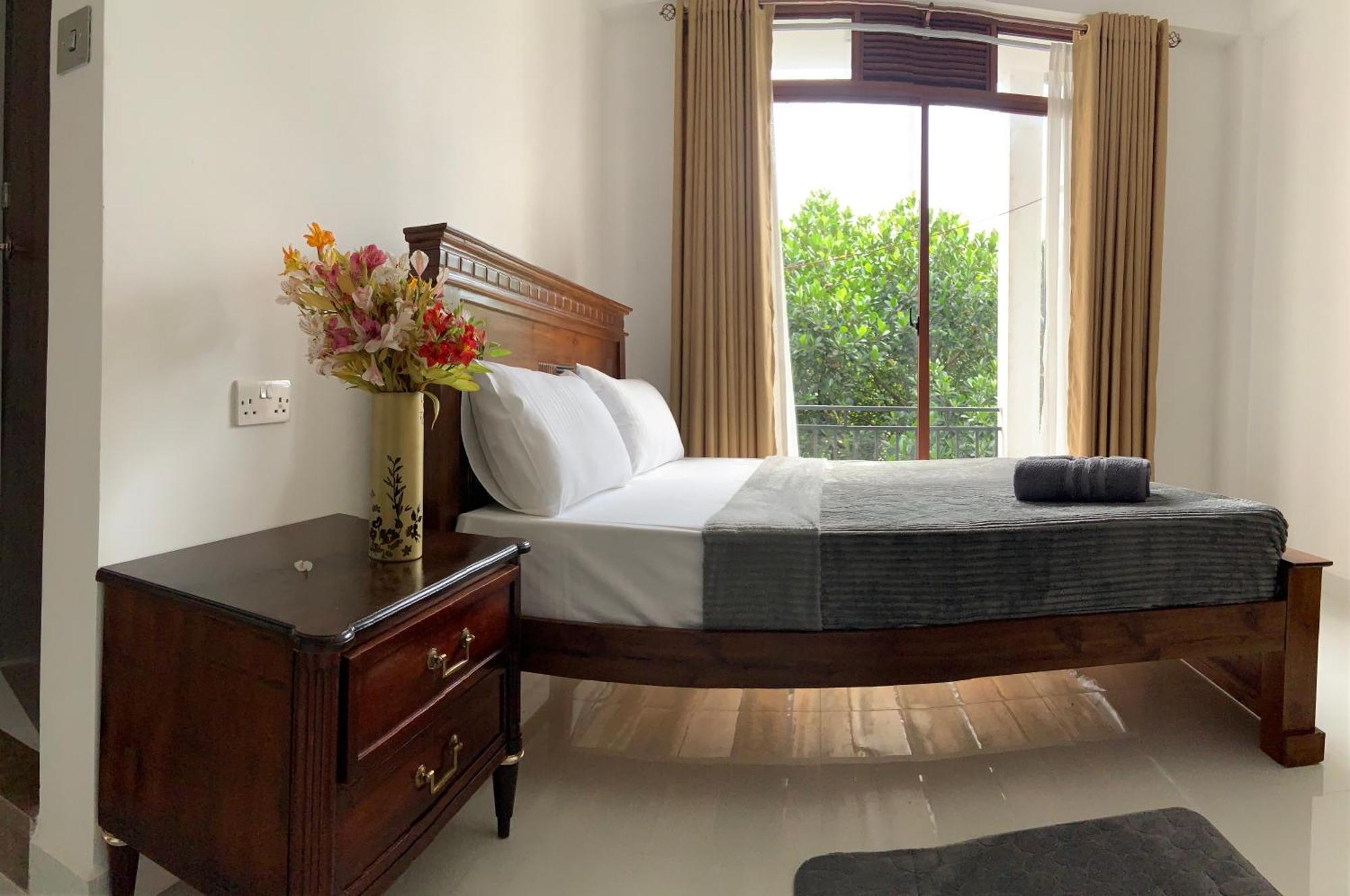 Golden King Residence - Free Pickup From Kandy Railway Station Exterior foto