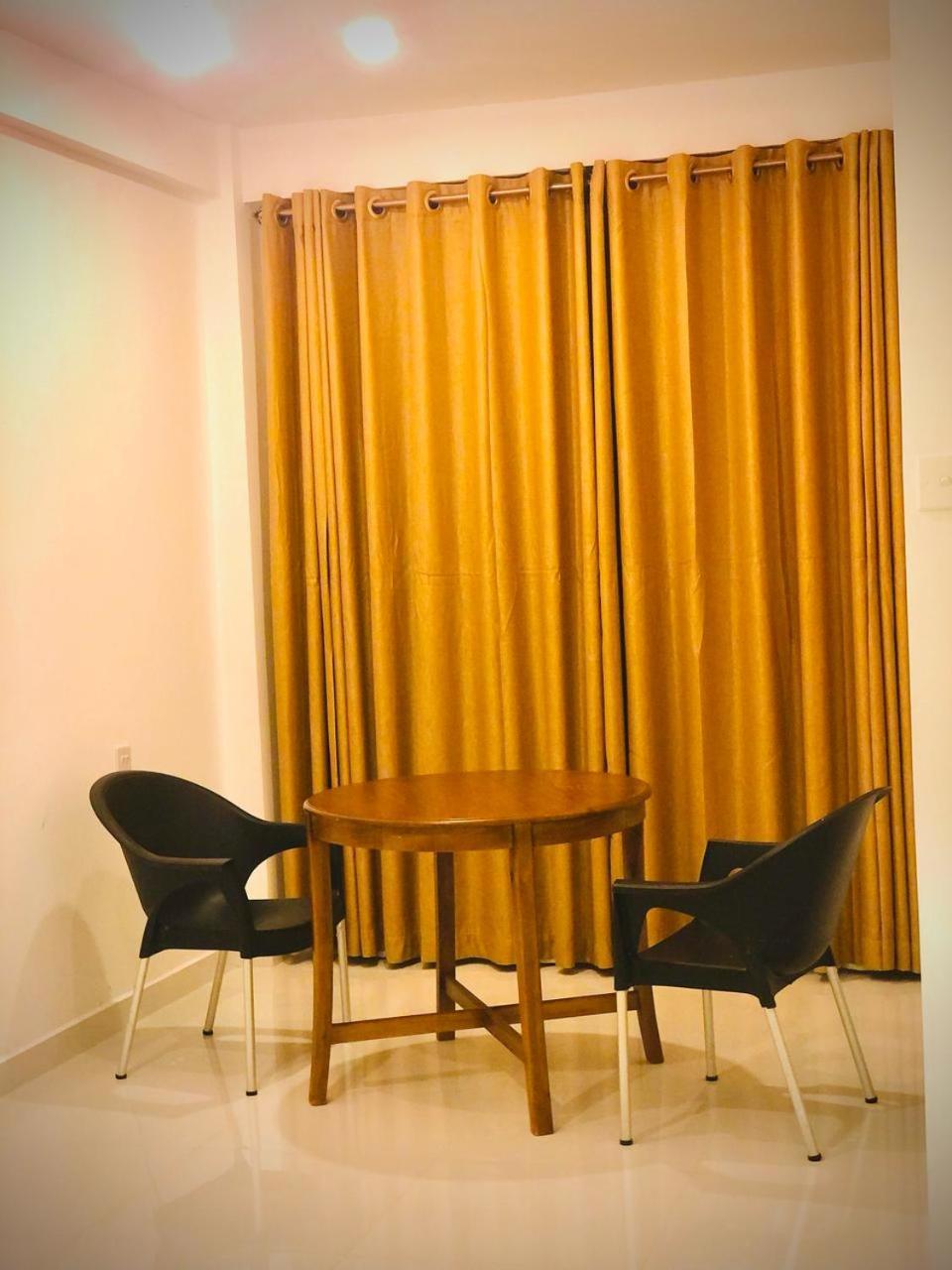 Golden King Residence - Free Pickup From Kandy Railway Station Exterior foto